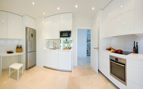 Kitchen (photo taken with wide angle lens)